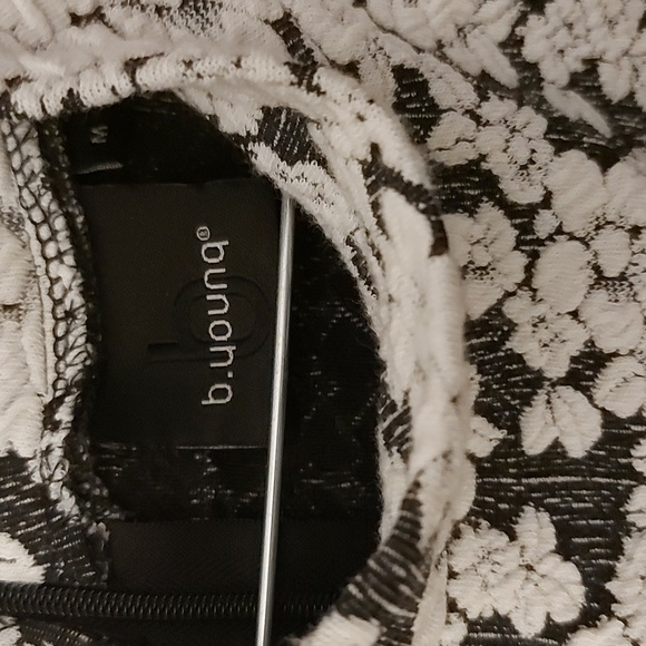 B Young Floral Dress/Black/White/ Sz M/ Stretchy/NWOT/ Classic - Picture 3 of 7